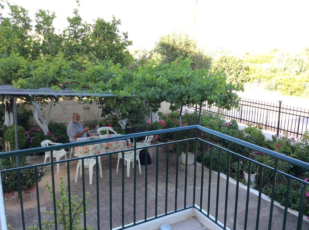Apartments Rania Tolón Rum bild