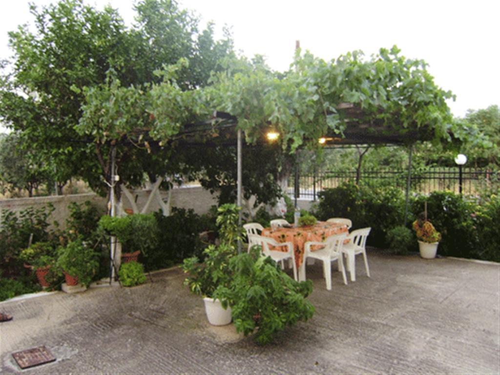 Apartments Rania Tolón Rum bild